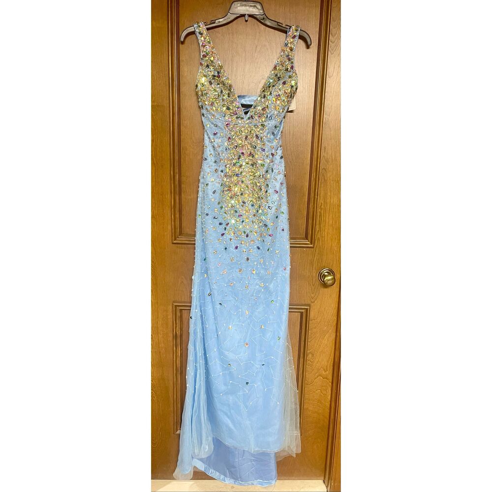 Custom made stunning gown - Picture 2 of 7